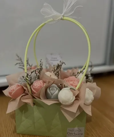 Букет од свеќи-M