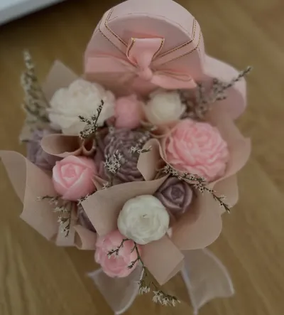 Букет од свеќи-S